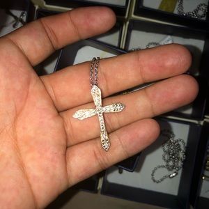 silver cross chain pendent